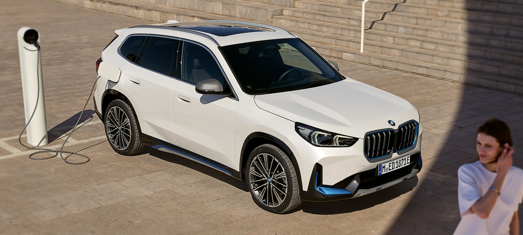 A BMW iX1 KÜLSŐ DIZÁJNJA.