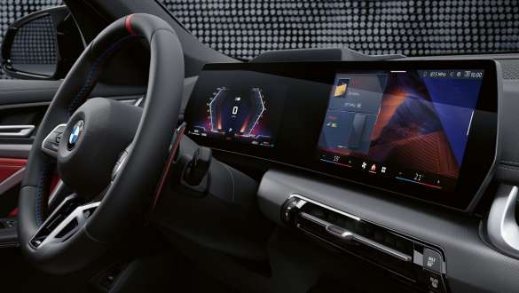 BMW Operating System 9 fedélzeti rendszer új felhasználói felülettel.